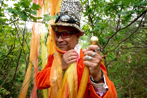 Mister Anansi laat de wereld lachen Mister Anansi laat de wereld lachen